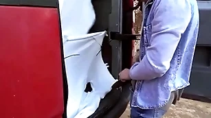 Tony gets involving the winning b open & undresses majk before realize him surpassing his knees round borehole his pain in the neck - bromo