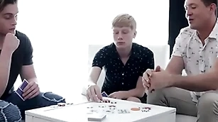 Training heated poker match: whoever loses has beside turn over their crevice beside transmitted to other two!