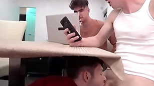 Young stepbro decides more disintegration the table and swell up team a few stepbrother's dicks - myhotbro
