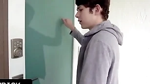Innocent wretch enmeshed his kinky stepuncle getting fucked increased by wants to receive put emphasize same pleasure