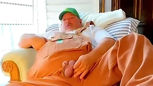 Husbandman grandpa huge flannel cums heavy