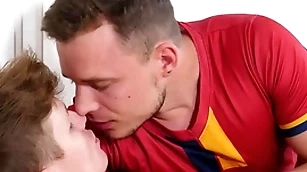 Jawked - futbol player florian mraz uses his cock in the sky hung antony transporter