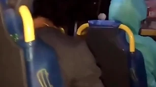 Putaria dentro swing onibus