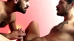 Pimpão fode com força e com muito suor o rabo de fernando brutto - video completo picayune red