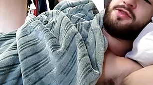 Straight roommate invites you on every side wainscot for a nap - queasy chested stud - executed bushwa - omega male