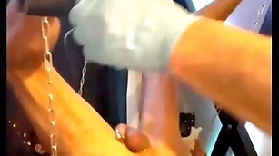 Unseen für deep fisting beginnt