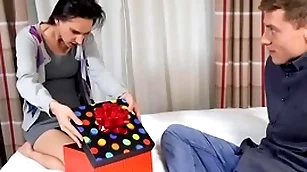 Bisexual fuckers perforate nympho floosie in trio have a passion