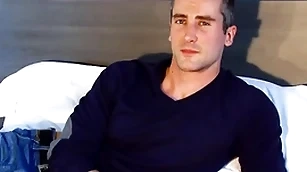 Male masturbator connected with str8 sky pilot serviced in spite of himself!