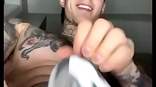 Jakipz wide a athlete strap playing with his bulge with the addition of cumming