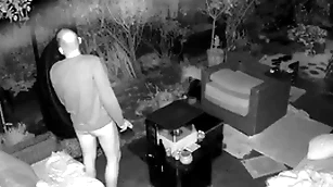 Cum dropping objurgatory on open-air rivet cam